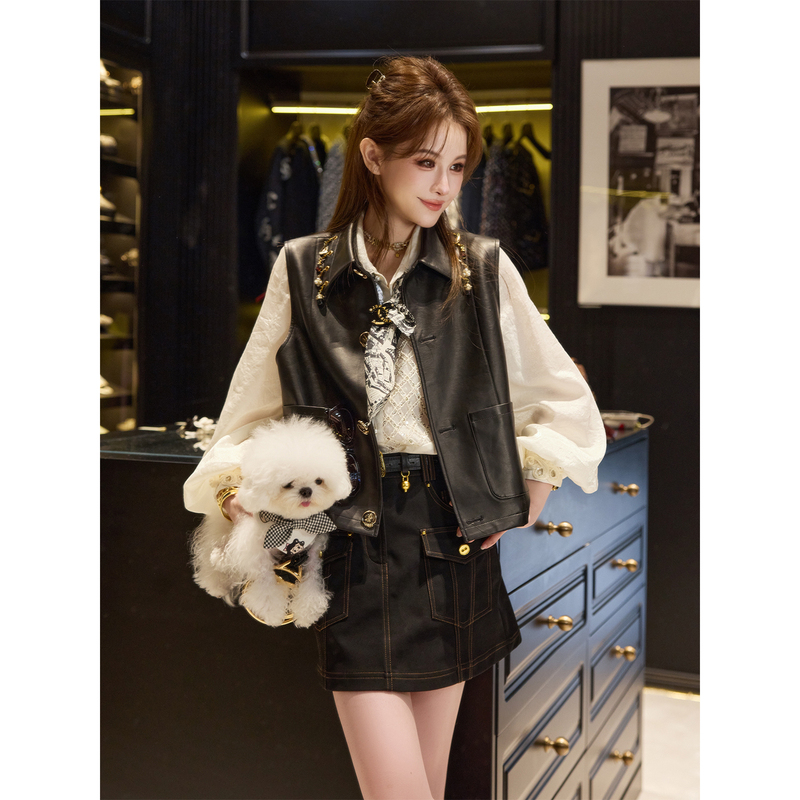 Tuntun Early Autumn [Sweet Cool Medal] Urban Pastoral Motorcycle Metal Pendant Layered Leather Vest Jacket
