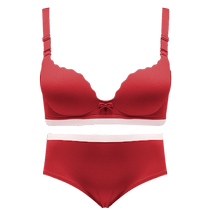 Red underwear for female wedding brides in their zodiac year small breasts are gathered to make them look bigger thickened bra and panties set to close the secondary breasts
