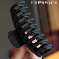 Черная заколка-крабик