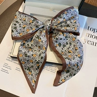 В форме цветка, шоколадный