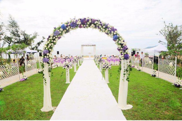 Triển lãm cưới theo phong cách phương Tây thảm trắng đám cưới T sân khấu cơ sở thảm trắng thảm cưới dùng một lần thảm gấp gọn