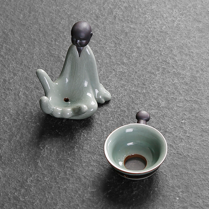 Elder brother up with tea hook yarn with Japanese household ceramic zero retro move tea filter suit kung fu tea set creative support