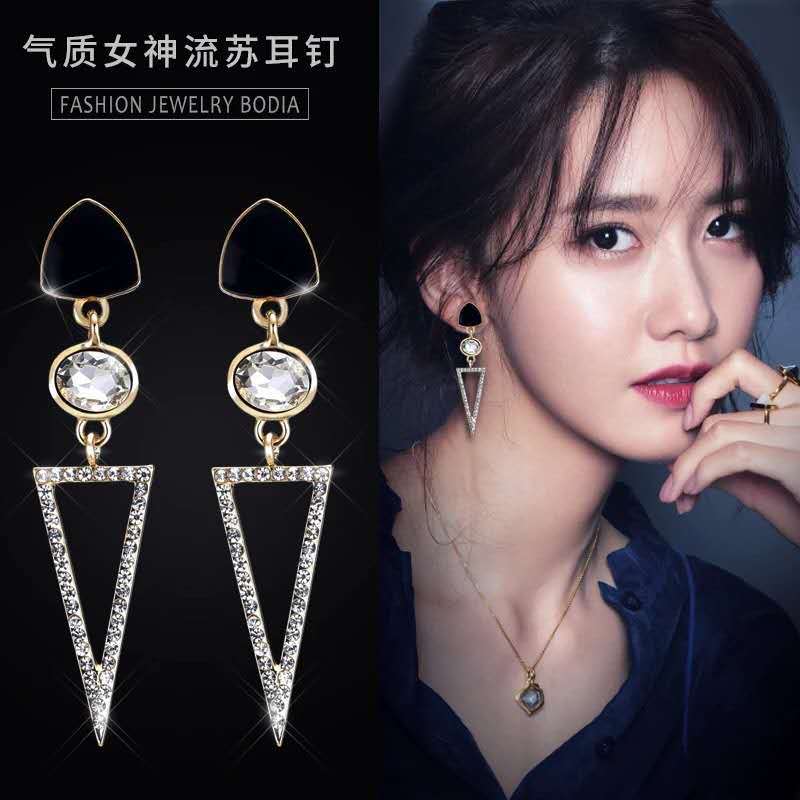 Premium niche design temperament earrings women's French luxury stud earrings 2021 new trendy geometric triangle earrings