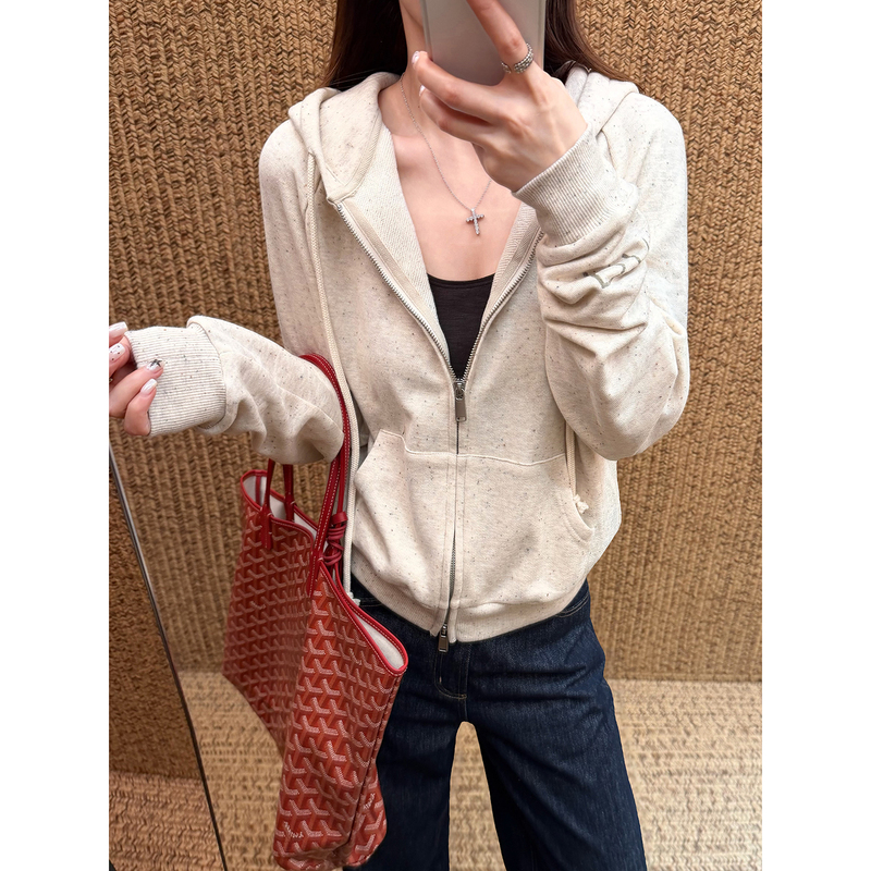 Floral Yarn Patchwork Sweatshirt, Tencel Wool, American-Style Soft Hooded Early Autumn Short Casual Jacket with a Relaxed Feel Floral Yarn Patchwork Sweatshirt, Tencel Wool, American-Style Soft Hooded Early Autumn Short Casual Jacket with a Relaxed Feel