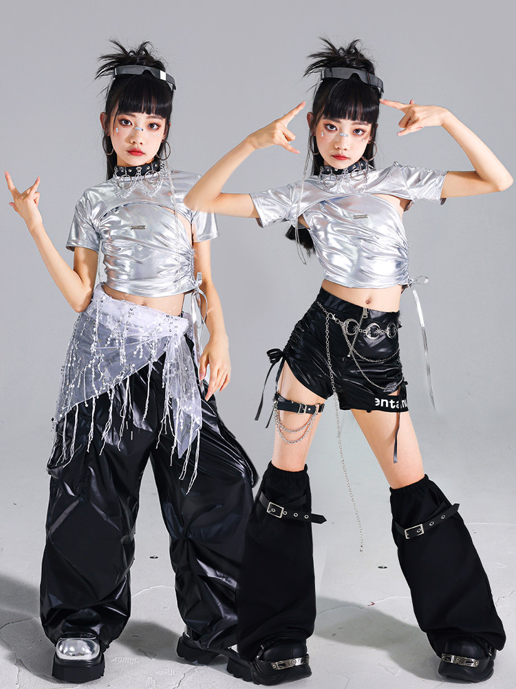 🌟 Girls' jazz dance performance outfit - silver set. a must-have 🌟 Girls' jazz dance performance outfit - silver set. a must-have