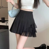 Белая летняя юбка в складку, небольшая дизайнерская мини-юбка, А-силуэт, тренд сезона