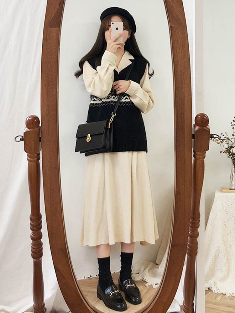 2022 Autumn and Winter Small Salt Wear College Style Vest Two-piece Suit Dress High-end Women's Dress