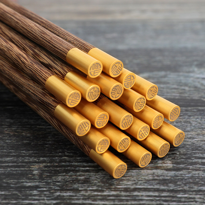 Home chicken wings and chopsticks natural wooden chopsticks 10 double anti - slip chopsticks high - grade custom engraving