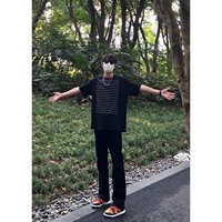 Черные [высокие бомбы показывают длинные ноги длиной]