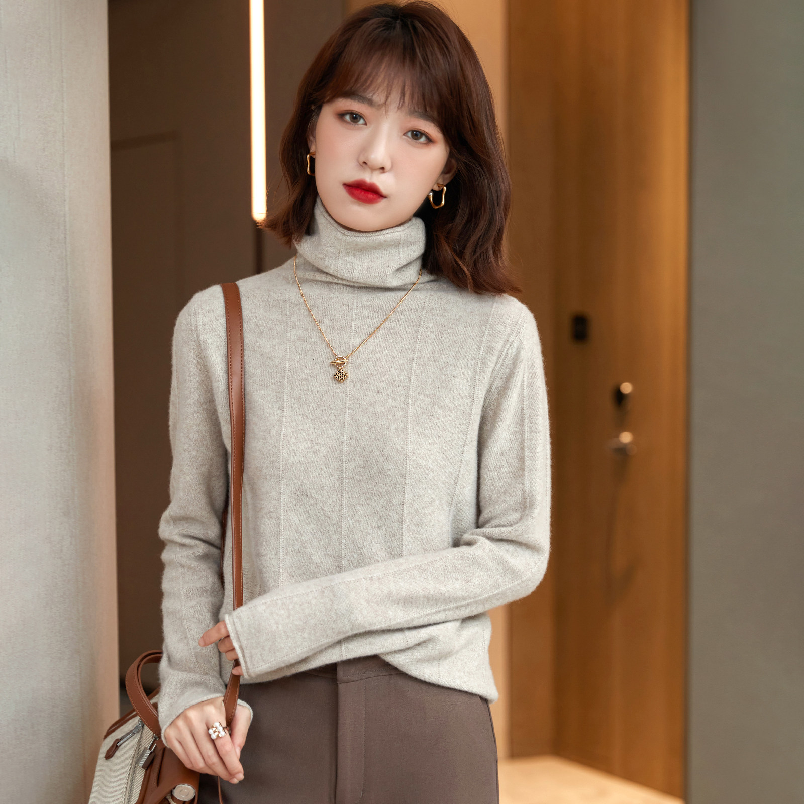 The texture is fine ~ comfortable and warm 2022 Winter new French style high-end cashmere beating bottom high collar sweater