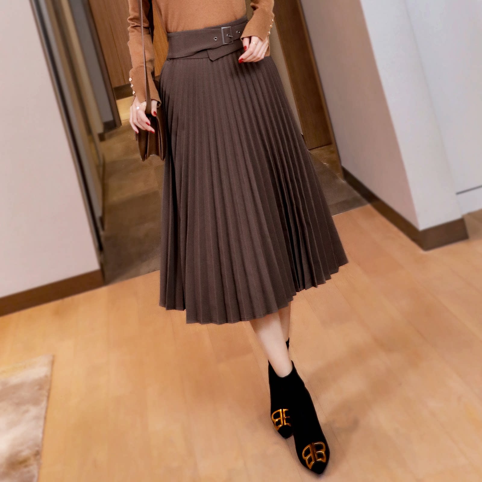 The niche design is full of elegance ~ high waist pleated skirt 2022 autumn new French pleated thin A-line skirt