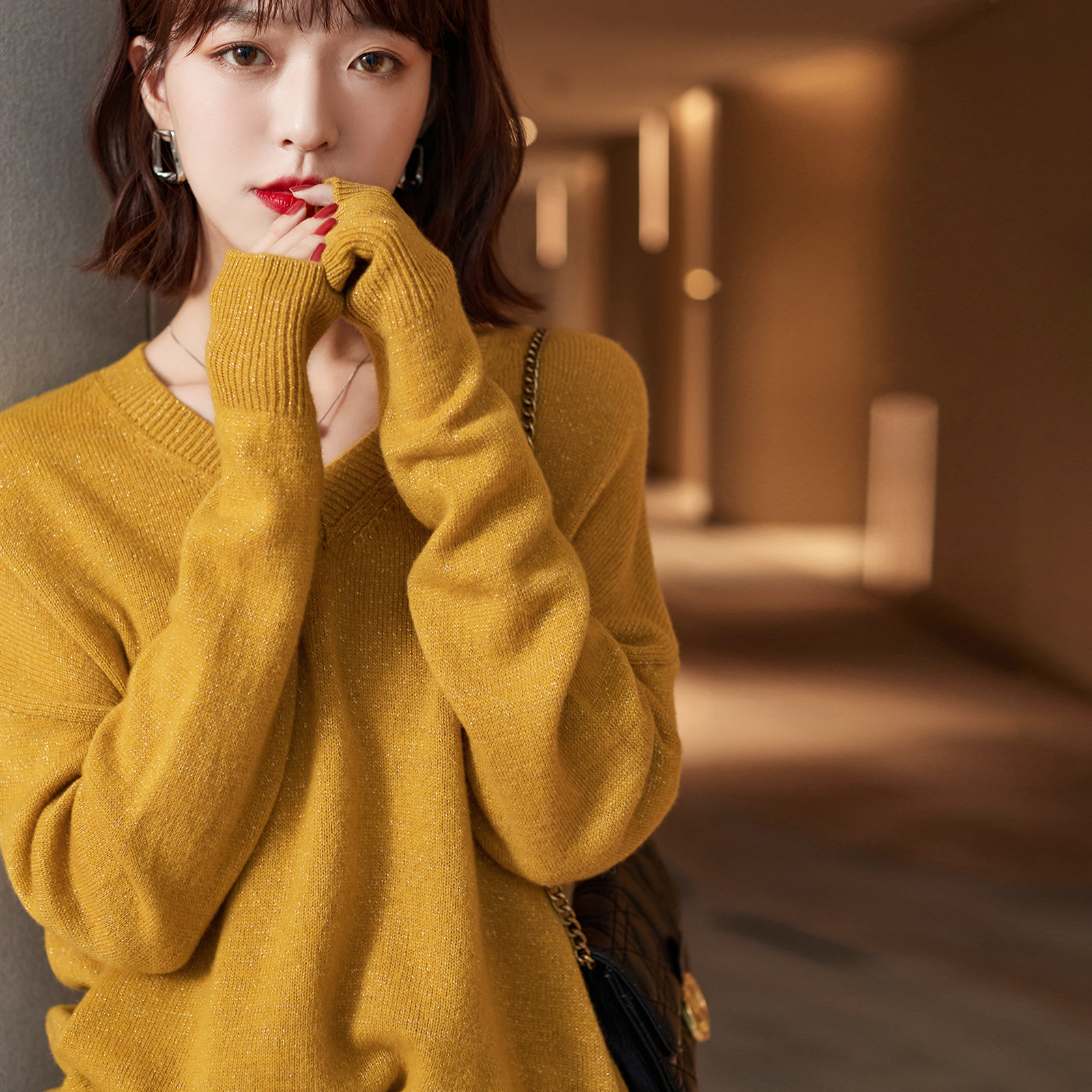Style elegance Lazy Breeze Bright Shiny V Collar Sweater Woman 2022 Autumn Winter New Loose 100 Hitch Pure Wool Knit Cardiovert