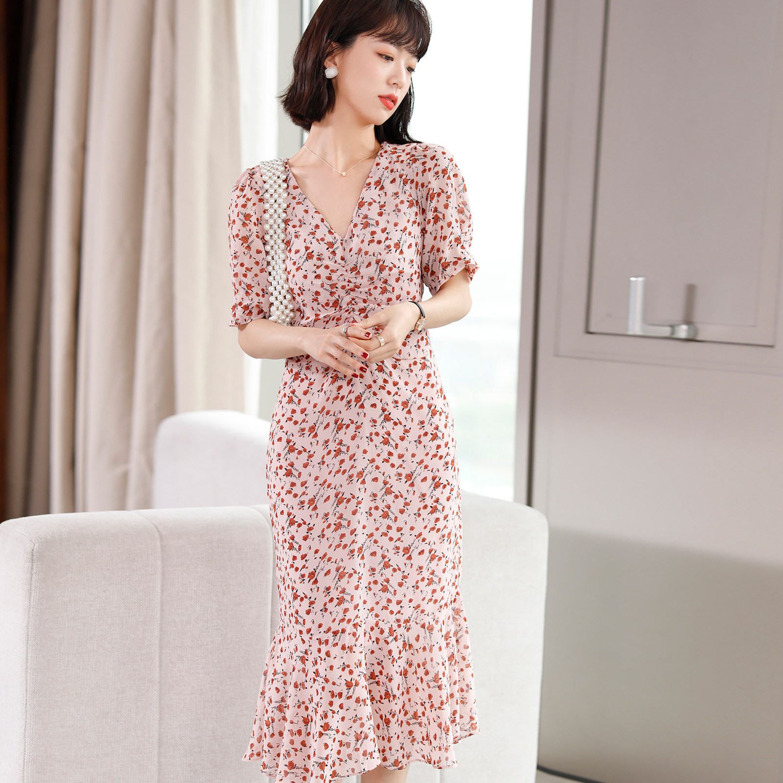 FENPERATE French style 2022 summer new temperament V collar cashew slim snowspun foreign dress Fancy Dress