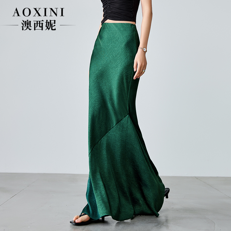 Long Skirt, High-End Satin, Glossy and Silky, 2026 Spring and Summer, Slim Fit, Fishtail, Wizard of Oz, Bias-Cut, Dark Green Skirt Long Skirt, High-End Satin, Glossy and Silky, 2026 Spring and Summer, Slim Fit, Fishtail, Wizard of Oz, Bias-Cut, Dark Green Skirt