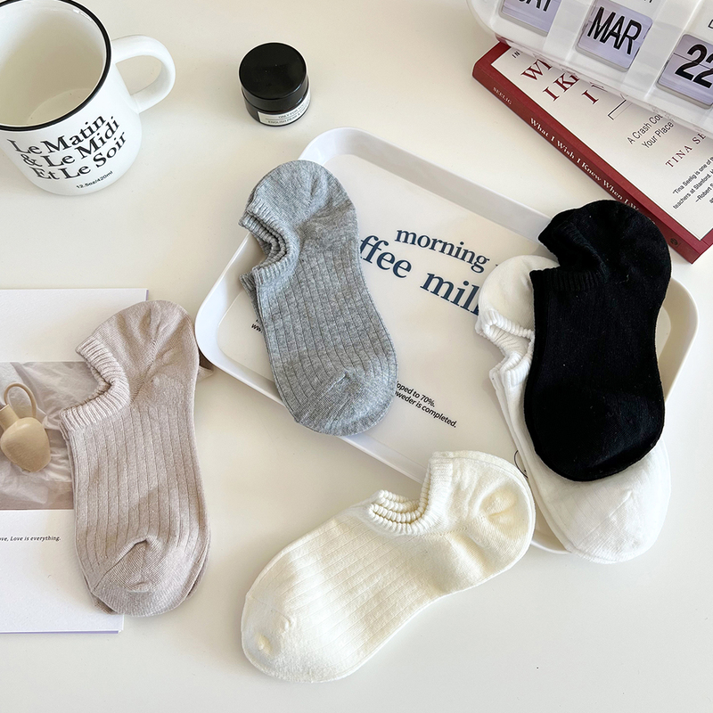 Women's No-Show Socks for Spring and Autumn, Breathable Cotton Socks, Low-Cut, Non-Slip, White Solid Color, Autumn Invisible Short Socks