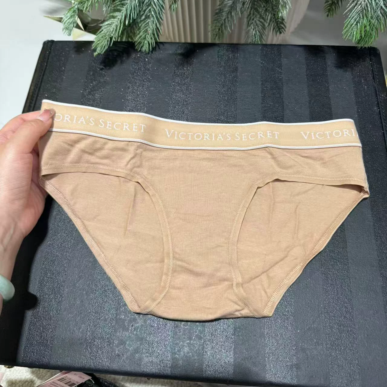 Comfortable pants, trousers, (Physicals), hip-accented