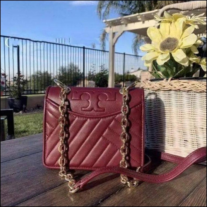 Tory Burch Crossbody Shoulder Chain Bag