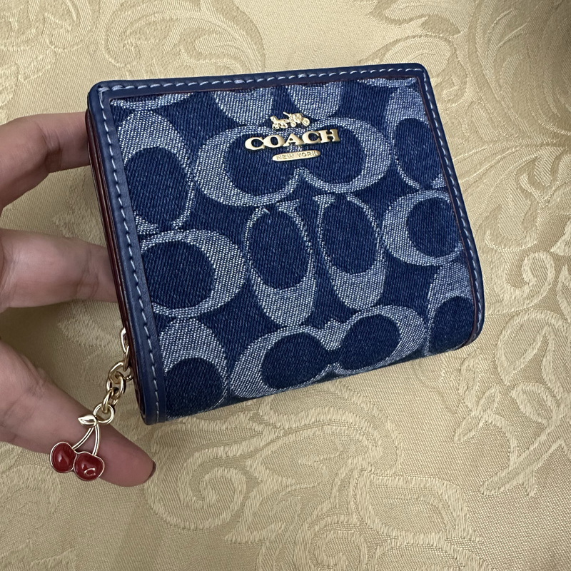 Coach New Women's Chambray Folding Zipper Wallet Card Holder Valentine's Day Gift in Stock Domestically Coach New Women's Chambray Folding Zipper Wallet Card Holder Valentine's Day Gift in Stock Domestically