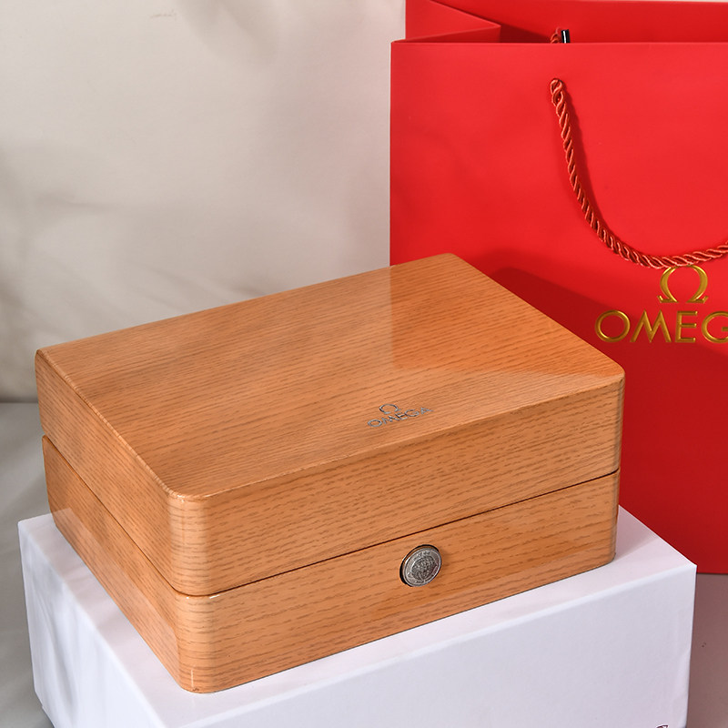 Omega Watch Box Counter Box Omega Seamaster Constellation Butterfly Pine Wood Original Packaging Gift Storage Box