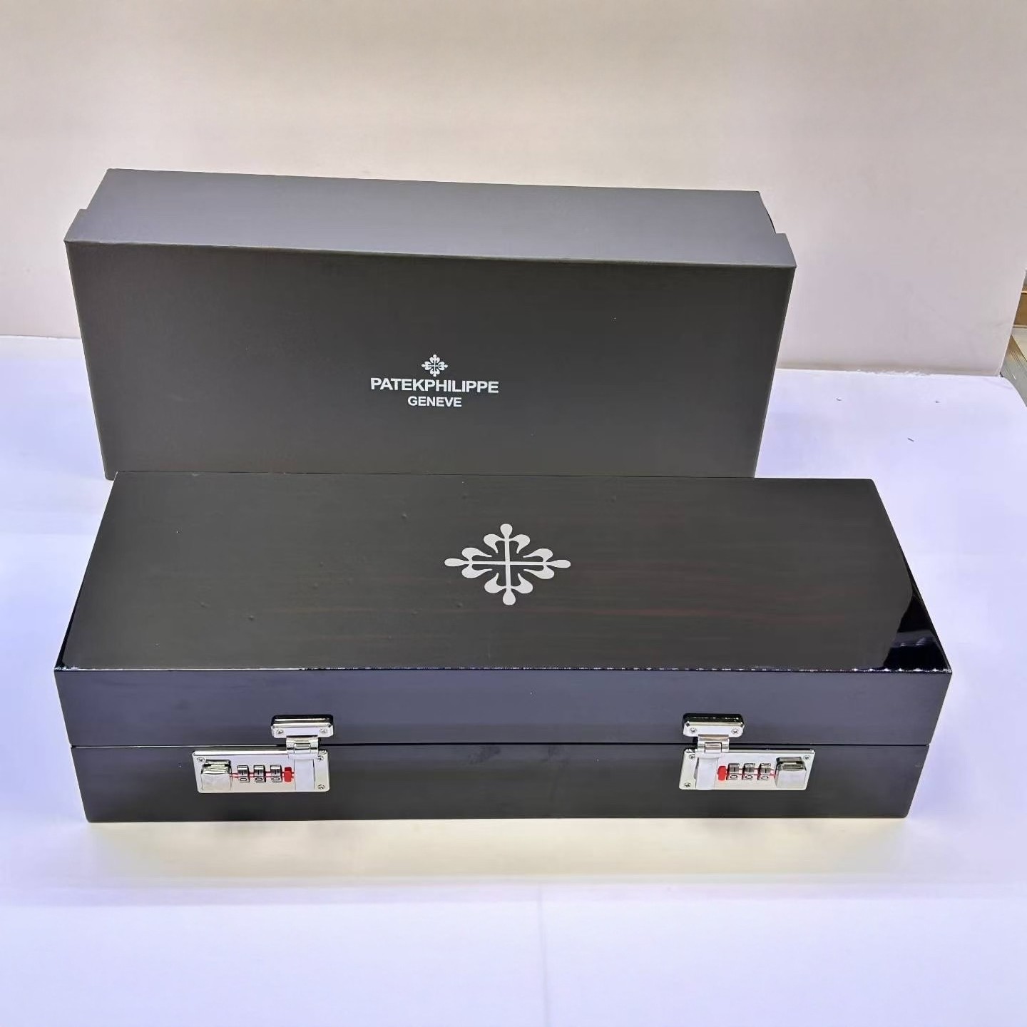 New Patek Pp Five-Slot Display Watch Box, Philippe Watch Storage Box, Piano Lacquer Wooden Box, Collection Box
