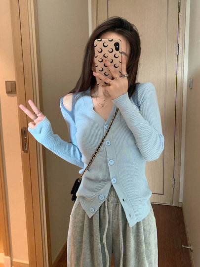 French-Style Blue V-Neck Hollow-Out Off-Shoulder Base Layer Sweater for Women, Autumn and Winter Knitwear, Slim-Fit Top