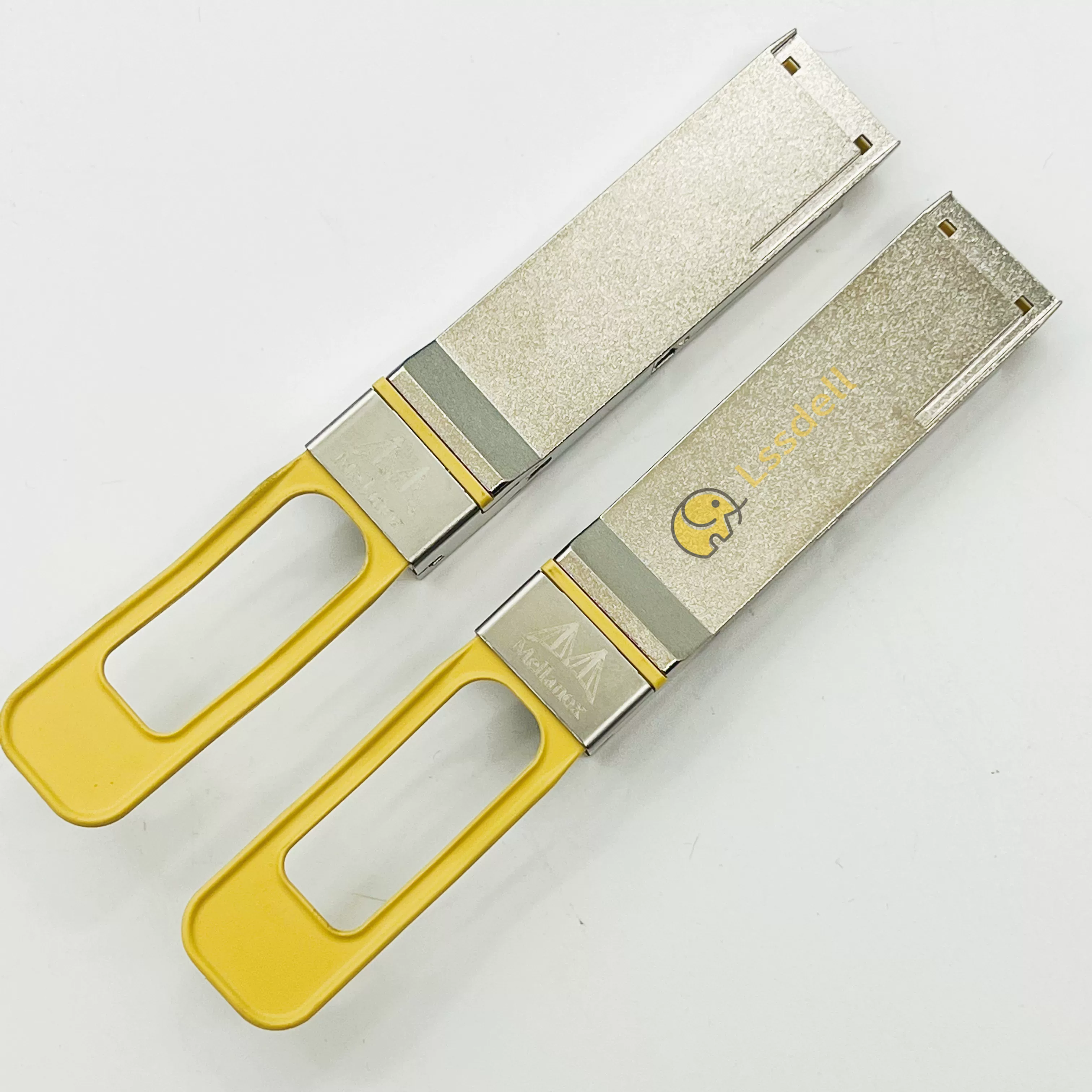 Меланокс MC2210411-SR4E модуль световой ММА1B00 QSFP+ 40G многодорожечный