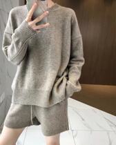 Small autumn and winter wool sweater shorts suit womens 2019 winter new thickened round neck knitted two-piece set