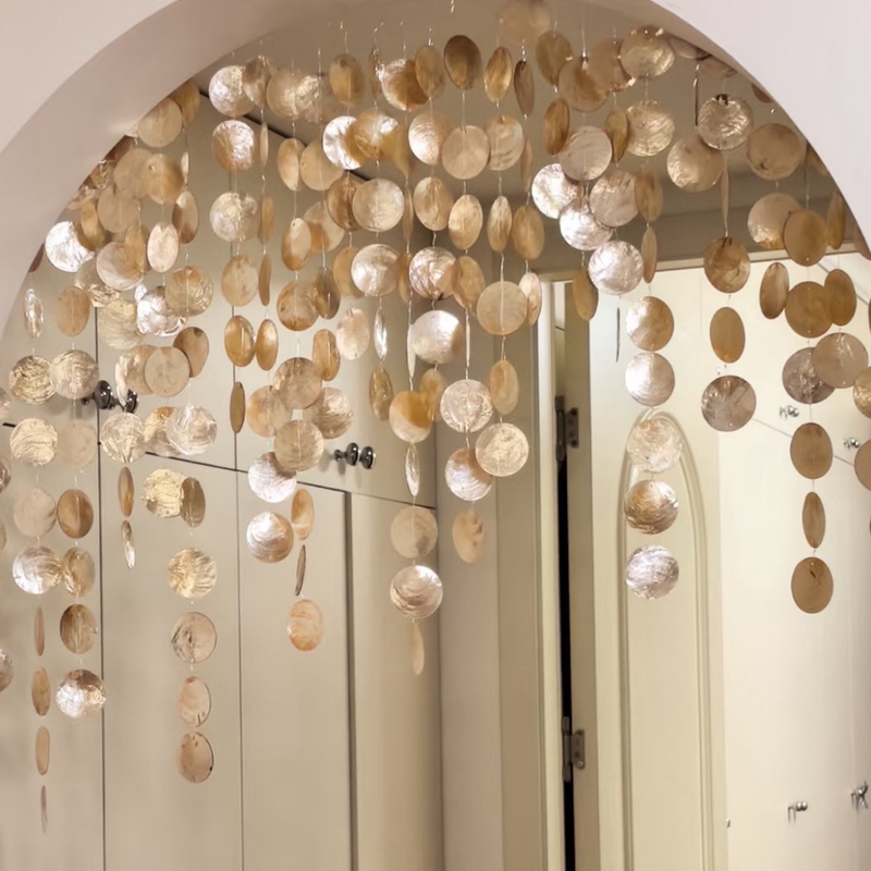 Dreamy French-Style Natural Golden Shell Door Curtain Bead Curtain for Entrance Hall and Living Room, Creative Partition Curtain, French Modern Romantic Style