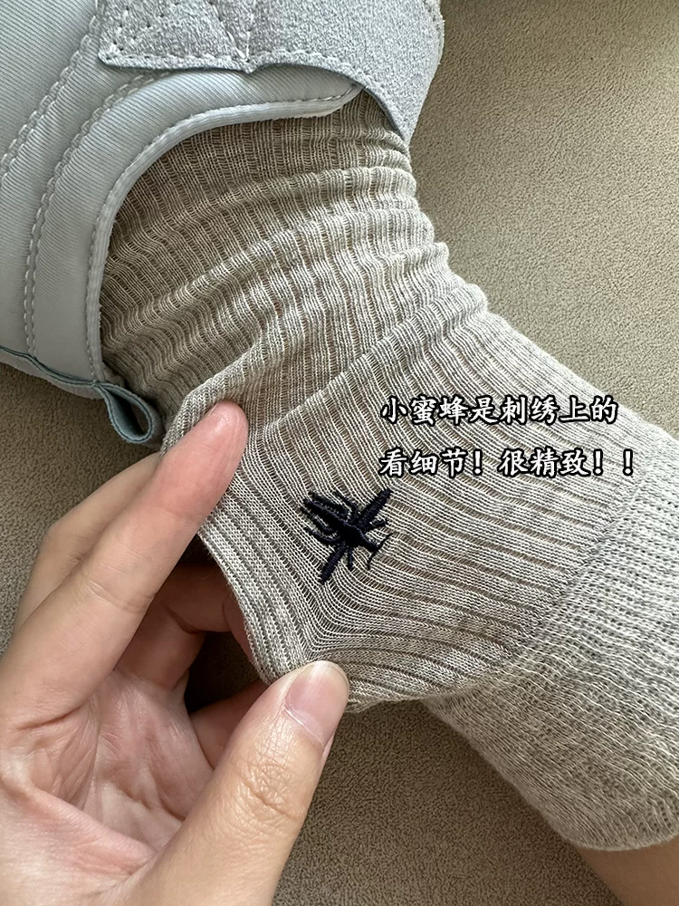 Finally found socks suitable for summer!It's really thin and light ~ breathable!Very suitable for summer wow