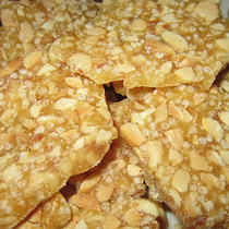 Handmade snacks Wufeng specialty traditional pastries Peanut sugar Peanut halva Peanut slices Hemp sugar 2 pieces