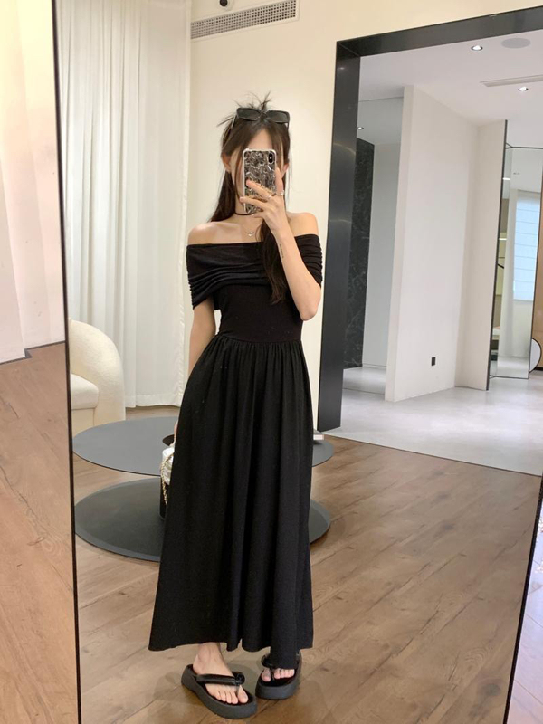 Hepburn-Style One-Shoulder Black Dress for Women, New Waist-Cinching Slimming A-Line Dress with a High-End Casual Feel