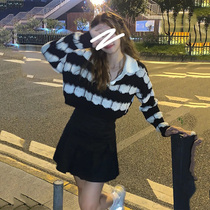 Autumn Winter Port Wind Retro Chic Suit Women Net Red Fried Street Small pair with high short dress Two sets of gloves