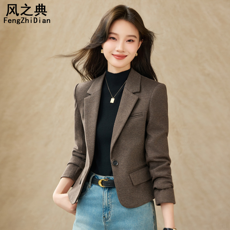 Coffee-Colored Woolen Blazer for Women, Autumn/Winter 2026 New Style, Short Slim-Fit Retro Women's Suit Jacket Coffee-Colored Woolen Blazer for Women, Autumn/Winter 2026 New Style, Short Slim-Fit Retro Women's Suit Jacket