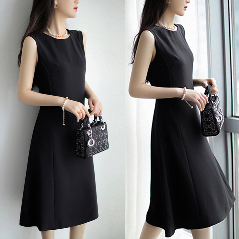 Summer Sleeveless Dress for Women, Spring 2026 New Style, Elegant Waist-Cinching, High-End Black Dress with Pockets, Tank Dress