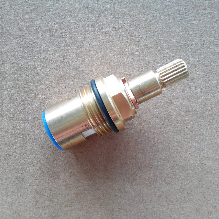 Factory direct sales of integral bathroom combination faucet copper alloy plastic ceramic sheet sealed switching valve core