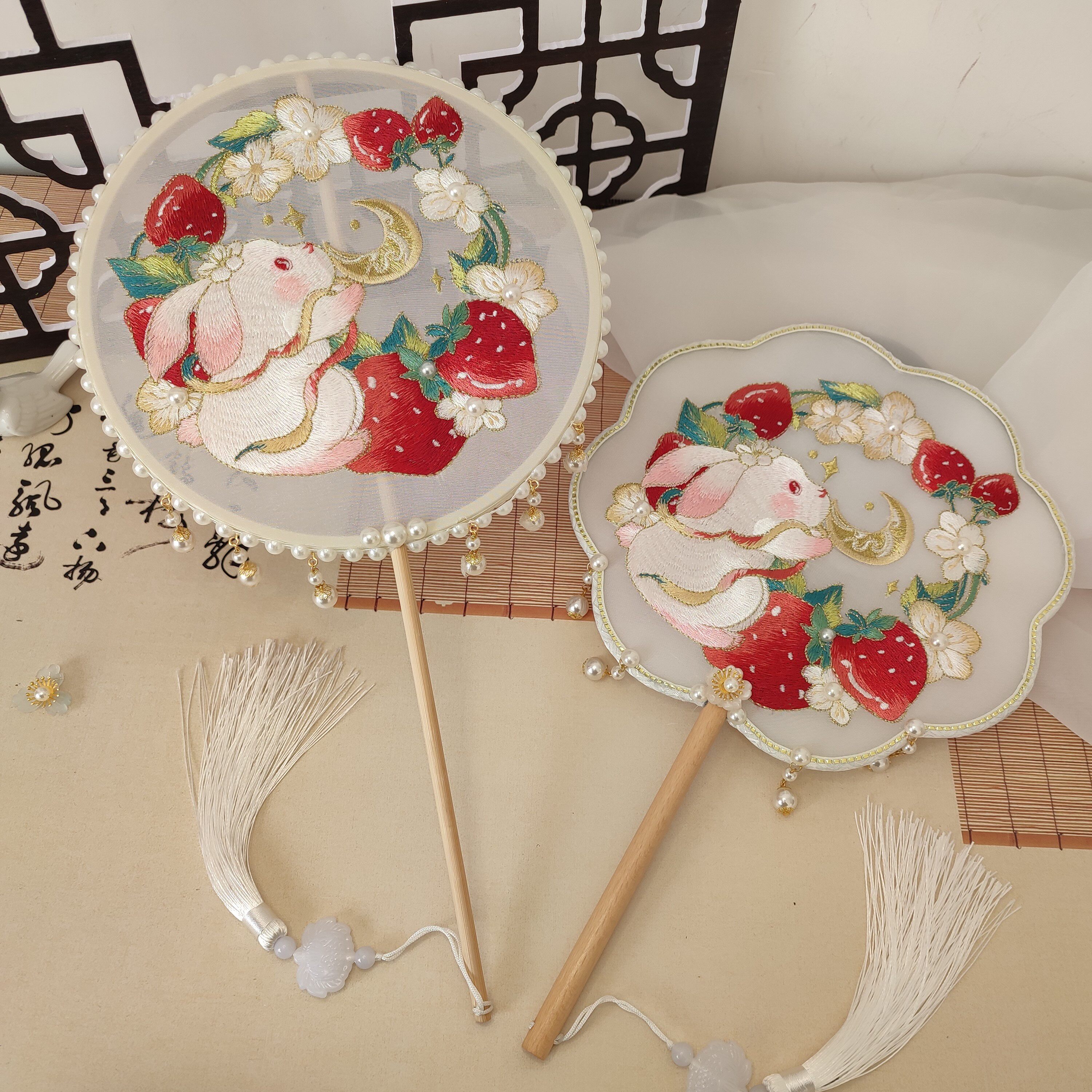 Tuan fan ancient style children's dance double-sided fan Hanfu catwalk photo long and short handle ancient costume embroidery small palm fan palace fan