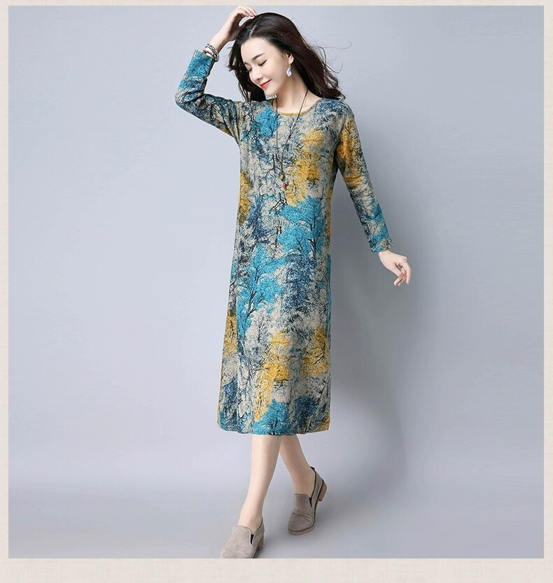 2021 Middle - aged mother loaded large size new piece of flower dress female loose lean meat and decreased age and autumn