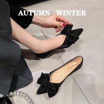 Style tempéré Black Pointed Single Shoe Woman Shallow Mouth Spring Autumn Small Fragrance Wind Shoes Late Shoes Lady Soft Bottom Flat-fond Lapper Shoes