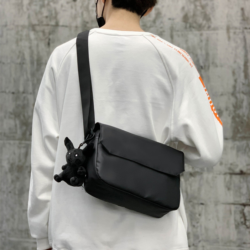 Dark Japanese small shoulder bag retro men's casual tide brand messenger bag Korean version of the student simple shoulder canvas bag