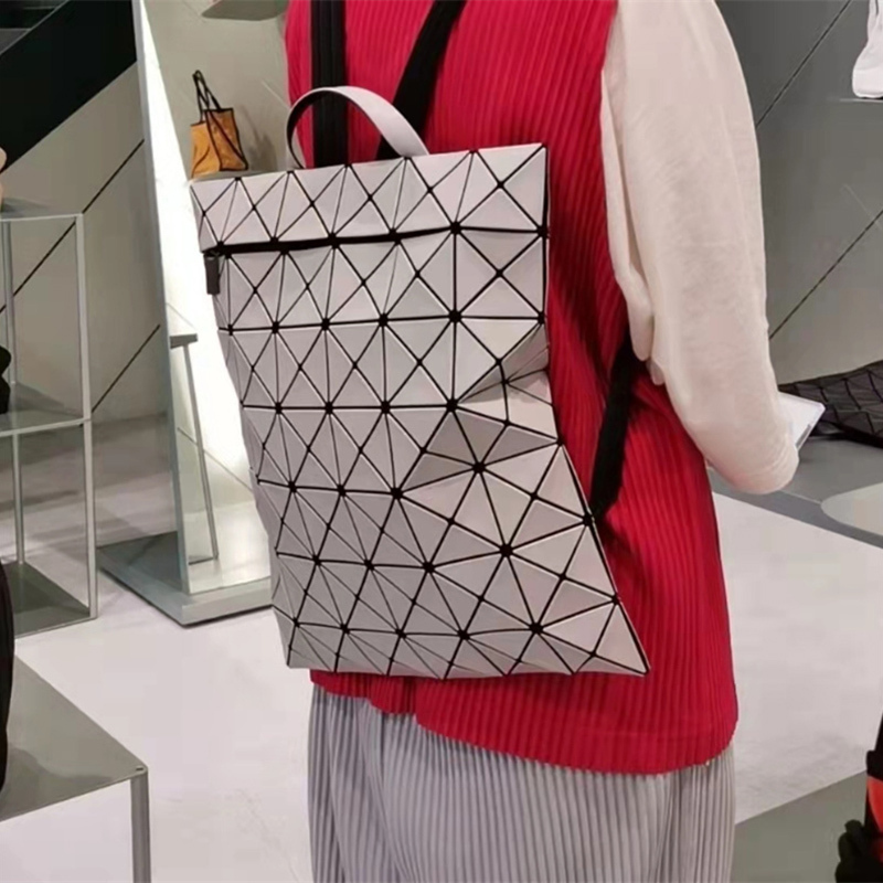 Japanese Diamond-Patterned Bag 2026 New Model 6×7 Grid Geometric Diamond-Patterned Backpack Fashionable Lightweight Casual Travel School Bag