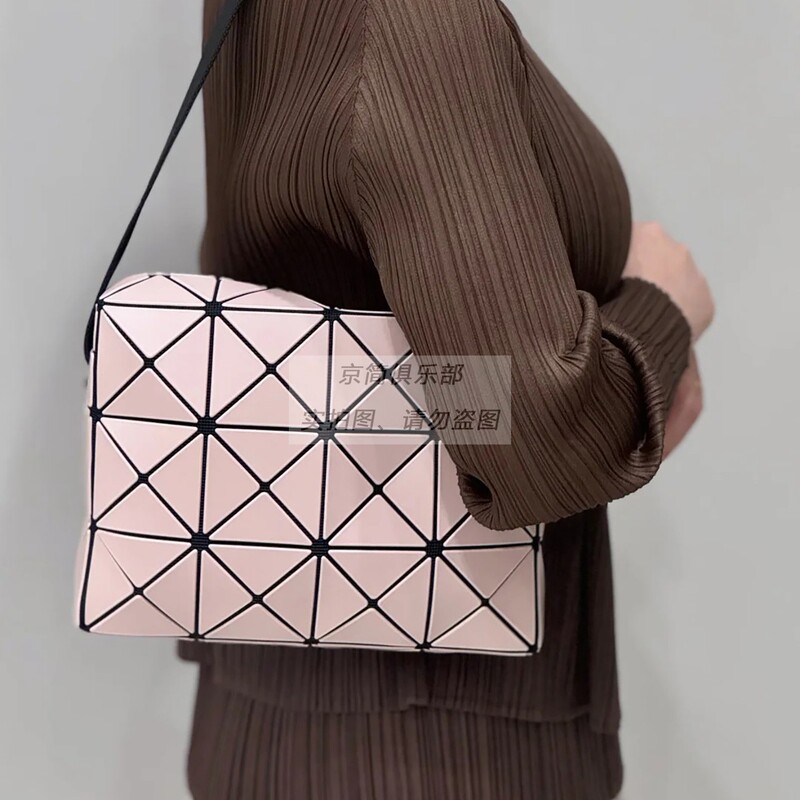 Japanese Diamond-Patterned Bag Couple's Version Cupid Large Square Box Cuboid February Limited Edition Geometric Crossbody Shoulder Bag for Men and Women