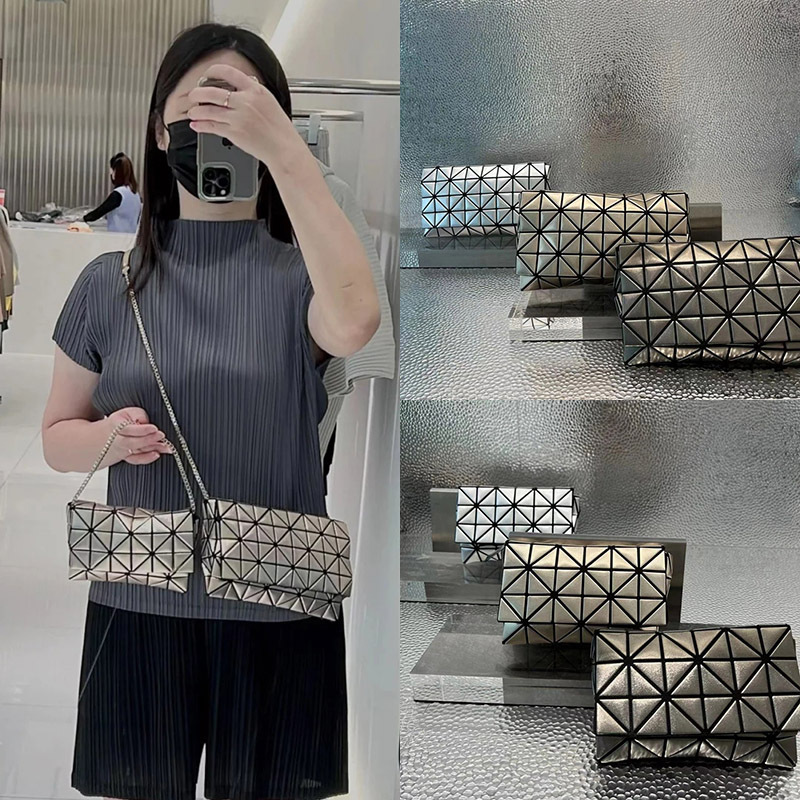 Japanese Quilted Bag 2026 New Platinum Fashion Quilted Metal Shoulder Crossbody Bag Pillow Capsule Bag for Women