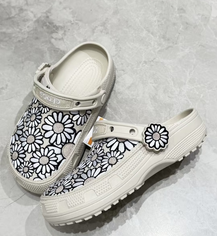 Crocs 26 Summer New Clog Shoes Classic Lightweight Daisy Clog Beach Sandals 213231 Crocs 26 Summer New Clog Shoes Classic Lightweight Daisy Clog Beach Sandals 213231