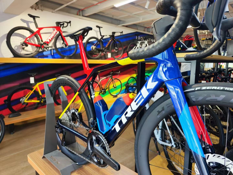 Team Edition Navy Blue Trek Madone Slr7 Road Bike