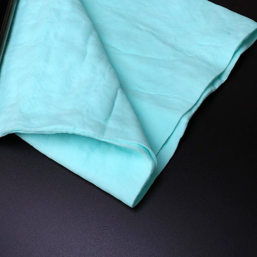 Большое банное полотенце, хорошо впитывает воду