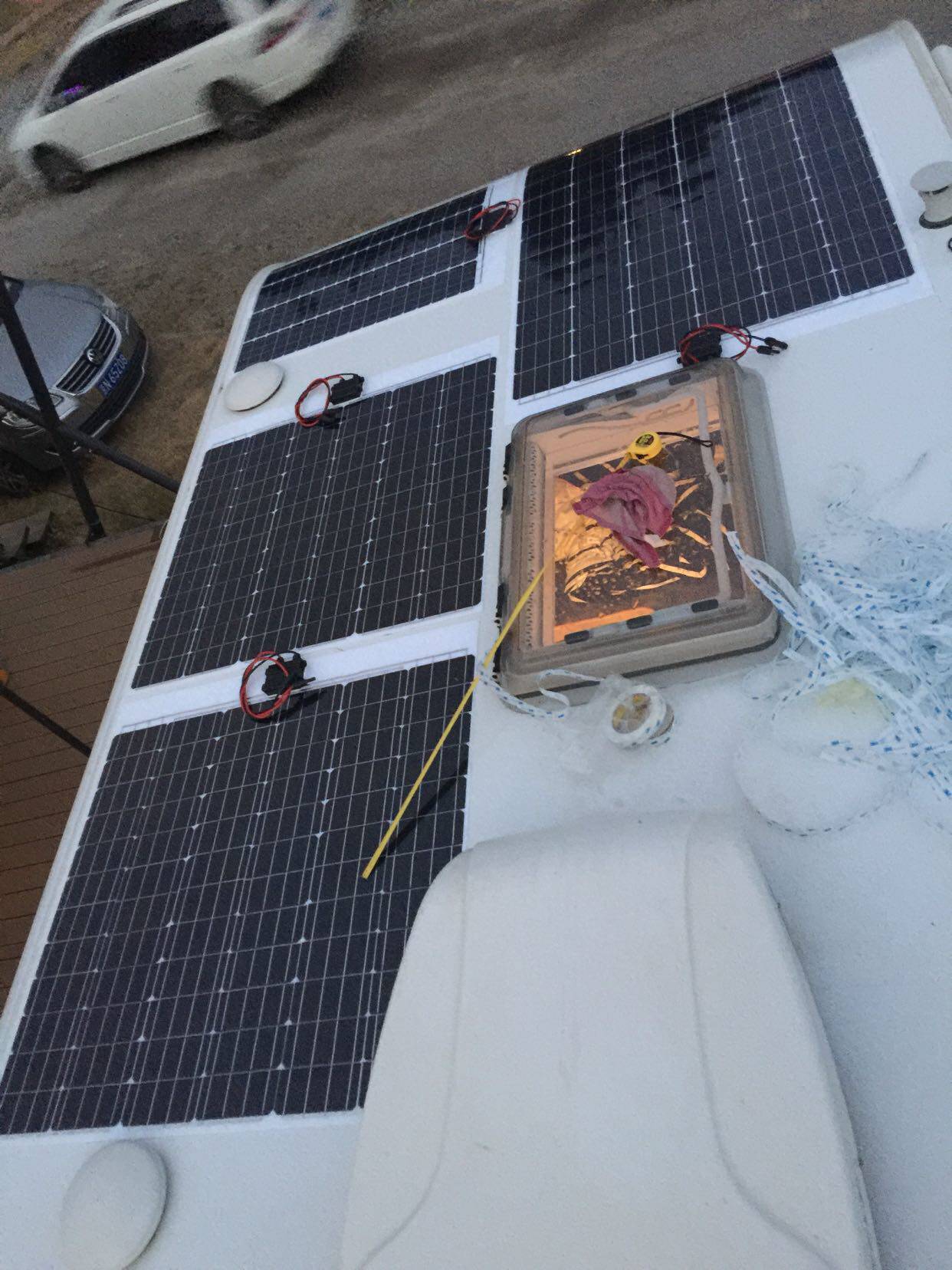 320W trailer truck installation 12V 24V single crystal polycrystalline portable solar panels