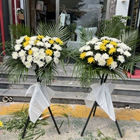 Светло -зеленая корзина траур D