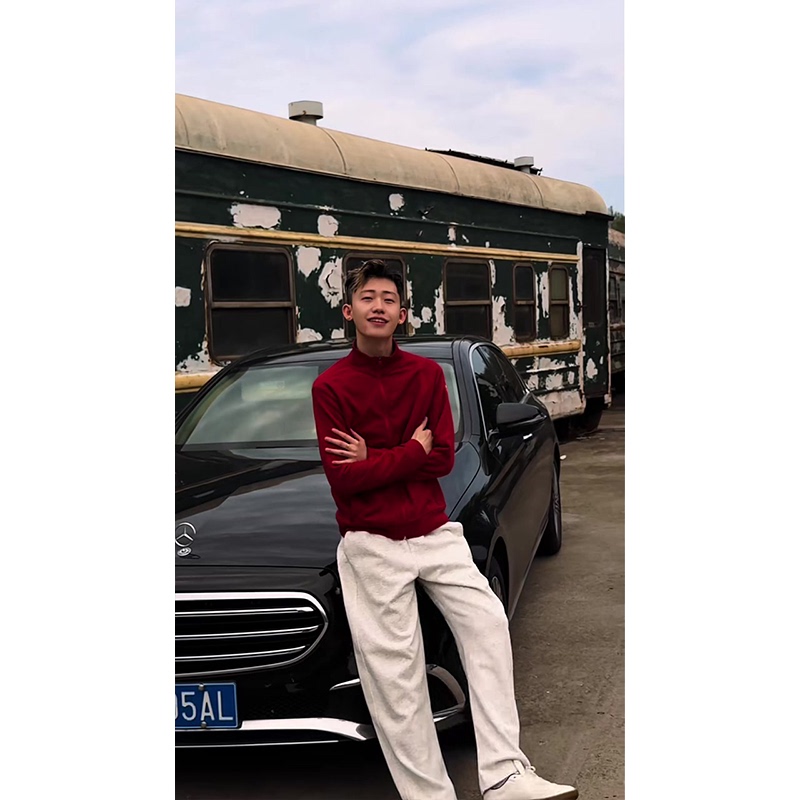 2026 New Autumn Style American-Style Red Stand-Up Collar Zipper Sports Style Outer Wear Breathable Loose Casual Casual Jacket for Men 2026 New Autumn Style American-Style Red Stand-Up Collar Zipper Sports Style Outer Wear Breathable Loose Casual Casual Jacket for Men