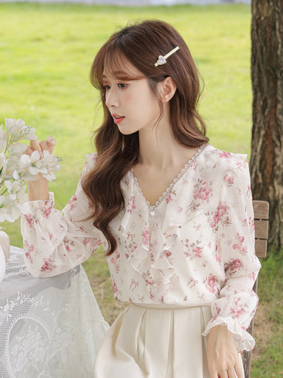 V领碎花雪纺衫长袖内搭衬衫2025早秋新款荷叶边上衣蕾丝打底衫女