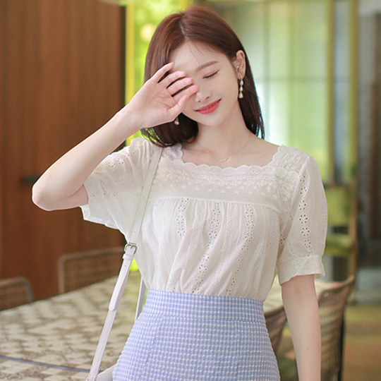 White Shirt for Women, Short-Sleeved, 2024 Summer New Lace Top, Super Fairy-Like, Stylish and Sweet, Square Neck, Puff Sleeve Blouse